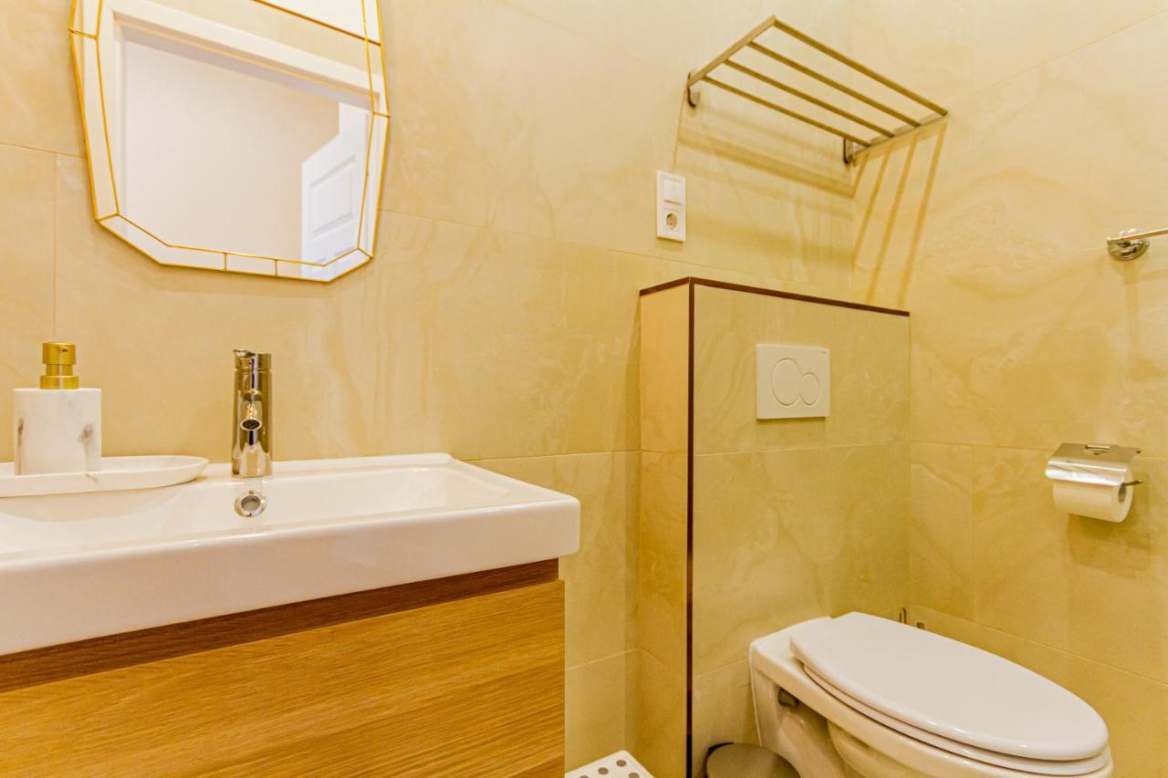 Bengt Kiraly Str. Luxury Apartment *